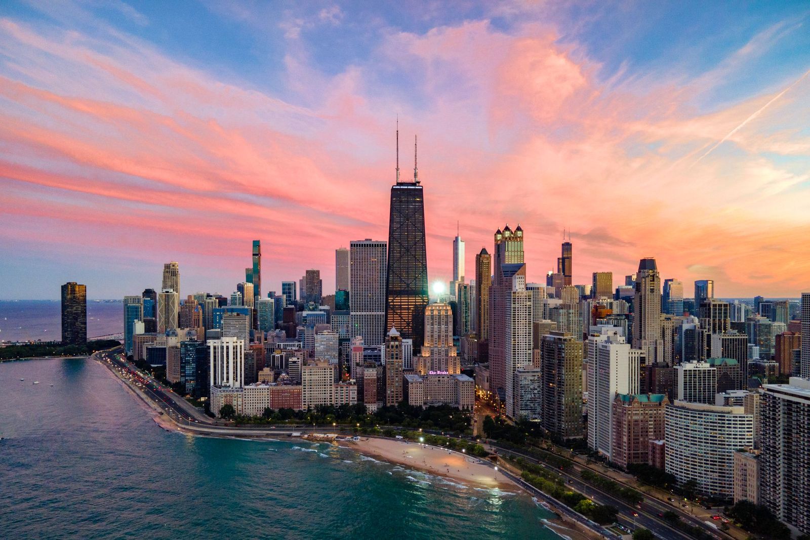 Top 11 High-Risk Neighborhoods in Chicago for 2024 (Photo from: www.choosechicago.com)