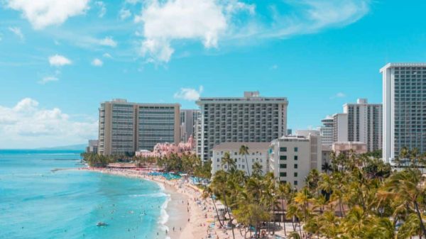 Honolulu’s March Forecast Is Perfection—Warm Waters, Blue Skies, and the Ultimate Beach Weather